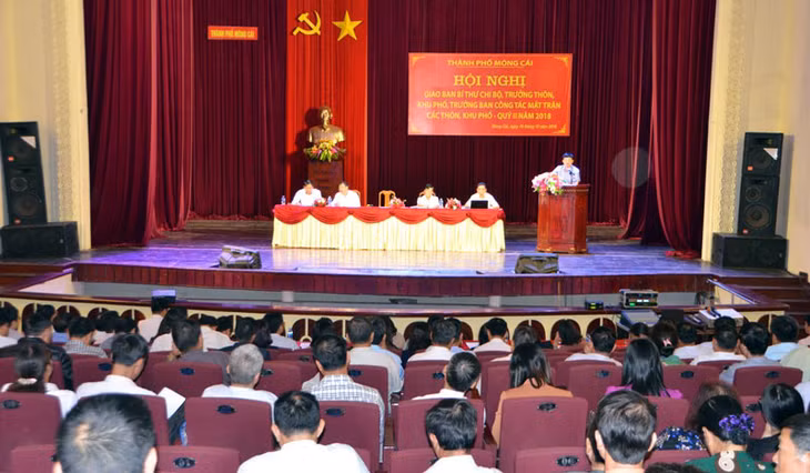 Hội nghị giao ban bí thư chi bộ, trưởng thôn, khu phố, trưởng ban công tác mặt trận các thôn, khu thành phố Móng Cái quý III năm 2018.