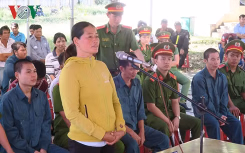 Bị cáo Nguyễn Thị Hòa khai báo trước tòa