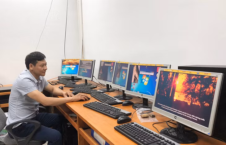 Ảnh: khcn1 : Trung tâm điều khiển âm thanh, ánh sáng, trình chiếu hiện đại