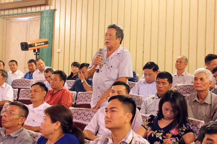 Các ý kiến, kiến nghị được trao đổi trực tiếp tại hội nghị. (Anh Vi Thu-Trung tâm truyền thông-Văn hóa Móng Cái)