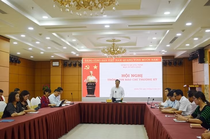 Quang cảnh hội nghị