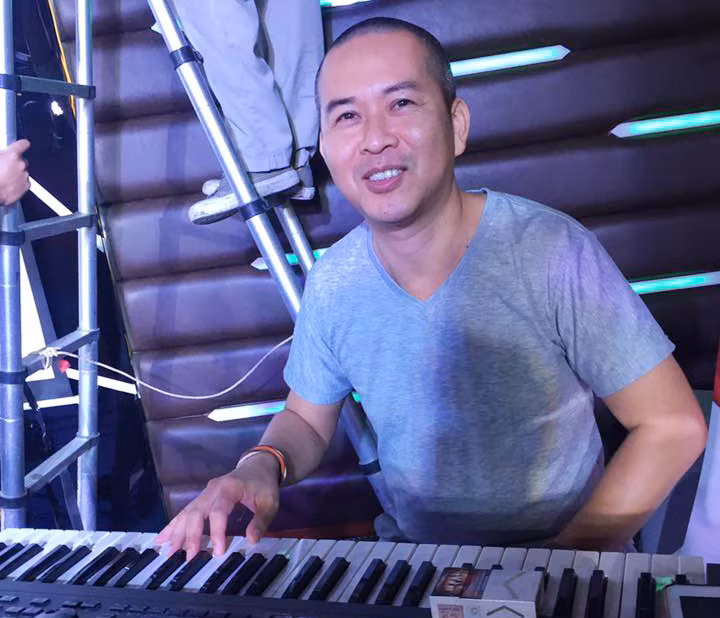 Nhạc sĩ Vũ Việt Hồng.