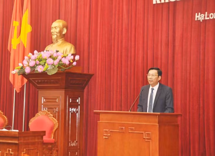 Bí thư Tỉnh uỷ, Chủ tịch HĐND tỉnh Nguyễn Văn Đọc chủ trì hội nghị.
