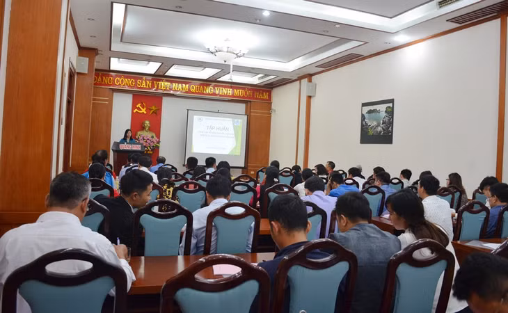 Quang cảnh lớp tập huấn
