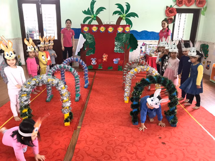Giờ học của trẻ Trường mầm non Hoa Hồng. Ảnh: Lan Phương (TP Móng Cái).
