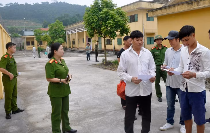 Trại tạm giam Công an tỉnh tạo mọi thuận lợi về thủ tục, giúp người chấp hành xong án phạt tù trở về địa phương hoàn nhập cộng đồng thuận lợi. 