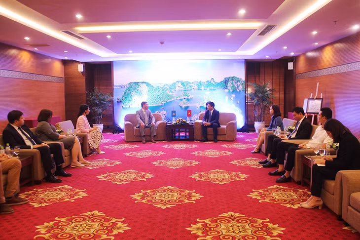 Quang cảnh buổi tiếp