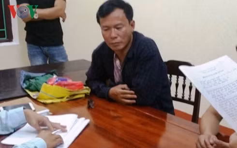 Đối tượng Châu tại trụ sở công an.