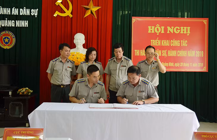 Các đơn vị kí kết giao ước thi đua năm 2019