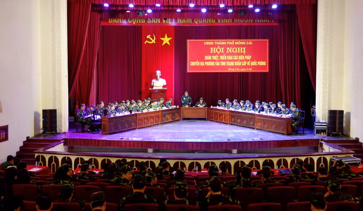 Diễn tập Hội nghị UBND Thành ủy quán triệt, triển khai các biện pháp chuyển địa phương vào tình trạng khẩn cấp về quốc phòng.