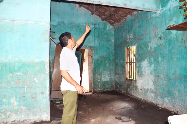 1 trong 3 ngôi nhà nằm trên đất dự án của gia đình ông Đỗ Văn Bình đã xuống cấp nghiêm trọng, không thể sử dụng được.