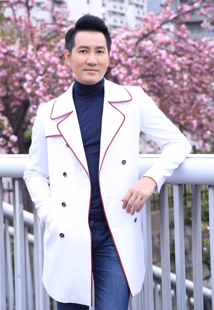Ca sĩ Nguyễn Phi Hùng.