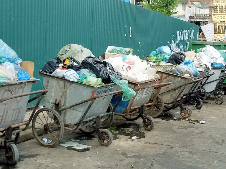 Trong số 270 tấn rác thu gôm mỗi ngày trên địa bàn TP Hạ Long có rất nhiều loại là rác nilon