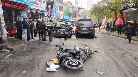 Hiện trường vụ “xe điên” gây tai nạn liên hoàn trên phố Ngọc Khánh đầu năm 2019.