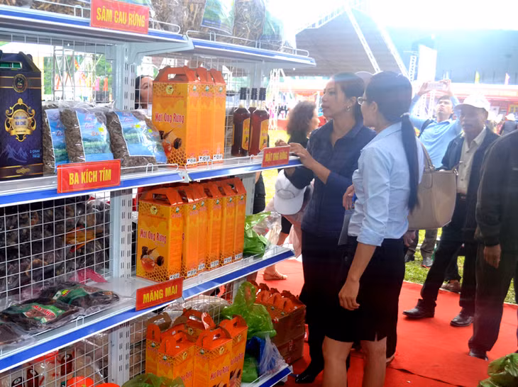Mật ong Ba Chẽ tại hội chợ OCOP tỉnh