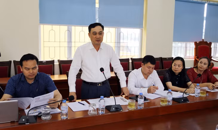 Ông Phạm Văn Thể, Chủ tịch Hiệp hội doanh nghiệp Quảng Ninh phát biểu tại buổi làm việc.