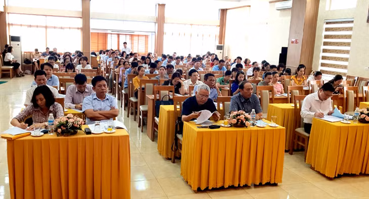 120 cán bộ làm công tác LĐ, TB &XH của các địa phương tham dự hội nghị.