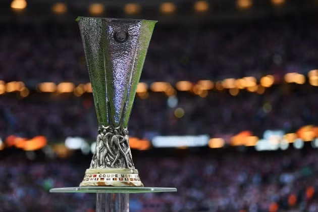  Trận chung kết Europa League năm nay có thể sẽ phải diễn trong sân bóng vắng khán giả, khi lượng vé tiêu thụ đến thời điểm này là rất chậm.