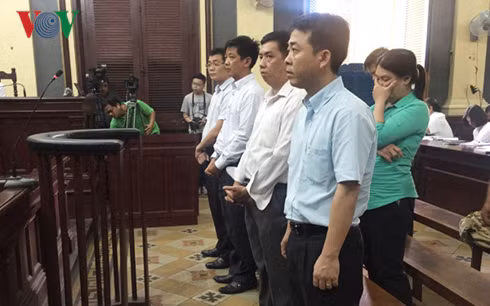 Dàn lãnh đạo VN Pharma hầu tòa.