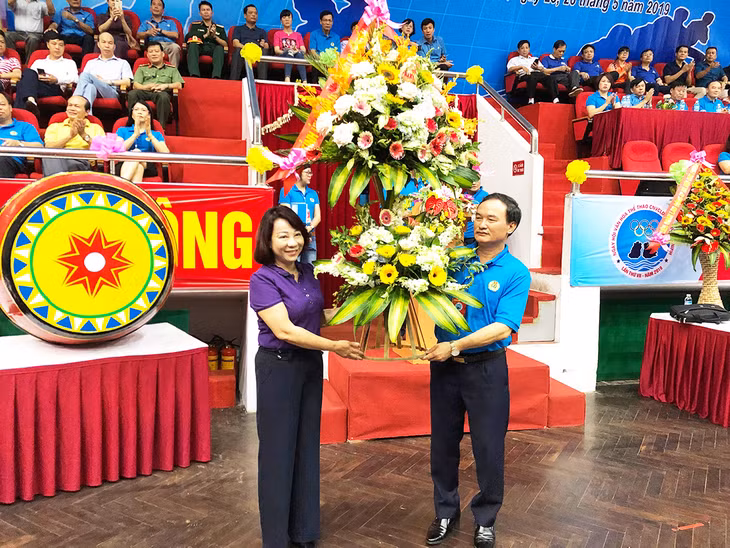 Đồng chí Nguyễn Xuân Ký, Đánh trống khai hội mân