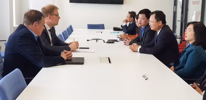Đoàn công tác làm việc với Bộ Kinh tế và Truyền thông Estonia