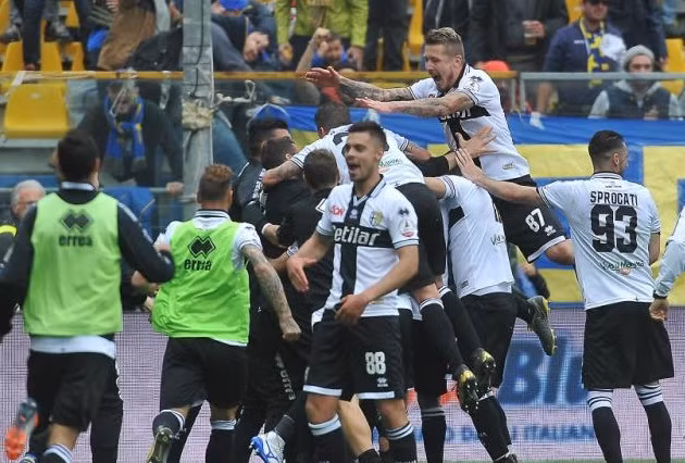  Chiến thắng quý giá 1-0 trước Fiorentina chính thức giúp Parma trụ hạng thành công.
