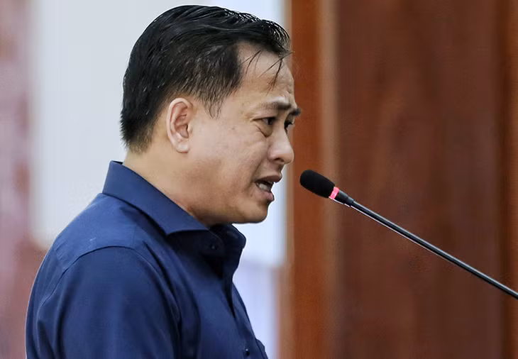 Phan Văn Anh Vũ trả lời thẩm vấn chiều nay. Ảnh: Như Quỳnh.