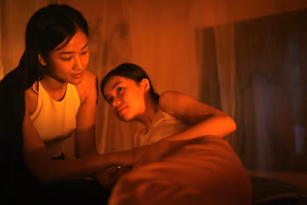 Maya và Trà My trong "Vợ ba".