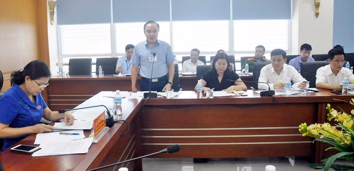 Lãnh đạo Cục Thuế tỉnh tham gia ý kiến.