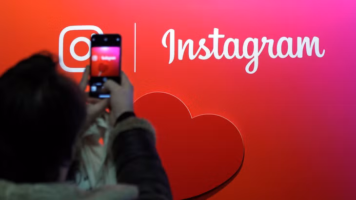 Instagram gặp nhiều rắc rối liên quan đến để lộ thông tin người dùng. Ảnh: Reuters