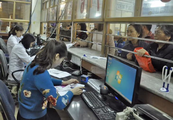 Bệnh viện Đa khoa tỉnh thực hiện cập nhật thông tin bệnh nhân đến đăng ký khám, chữa bệnh trên hệ thống quản lý thông tin của đơn vị.