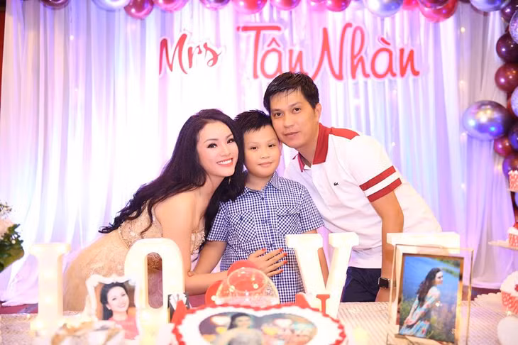 Gia đình ca sĩ Tân Nhàn- Tuấn Anh và bé Tuấn Minh. Ảnh nhân vật cung cấp.