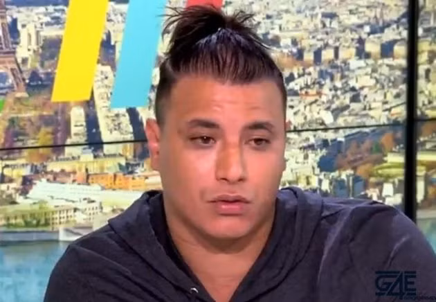  Marouane Chamakh tiết lộ anh không hề hối hận vì chuyển sang Arsenal.