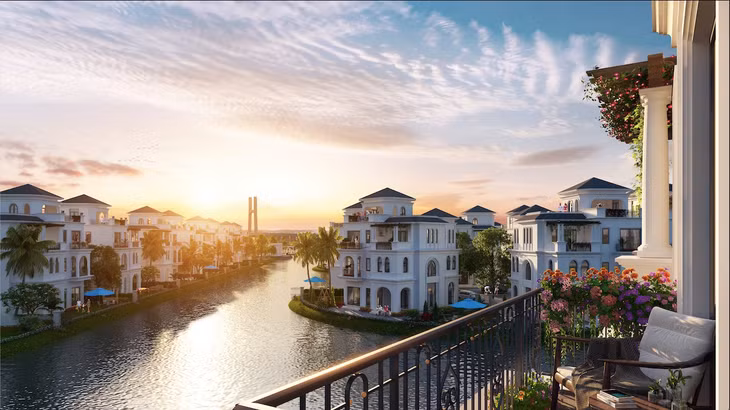 Không cần đến Đảo Cọ Dubai, sông Amstel – Amsterdam, biệt thự nghỉ dưỡng Maldives, giờ đây tại Hải Phòng đã có những căn biệt thự đơn lập và song lập “đánh thức mọi giác quan” dù để sinh sống hay nghỉ dưỡng, với diện tích đa dạng 165 - 385m2 cùng nhiều tiện ích dành riêng cho cư dân (bể bơi hướng hồ, sân chơi trẻ em, sân thể thao, khu BBQ…) (hình ảnh minh họa)
