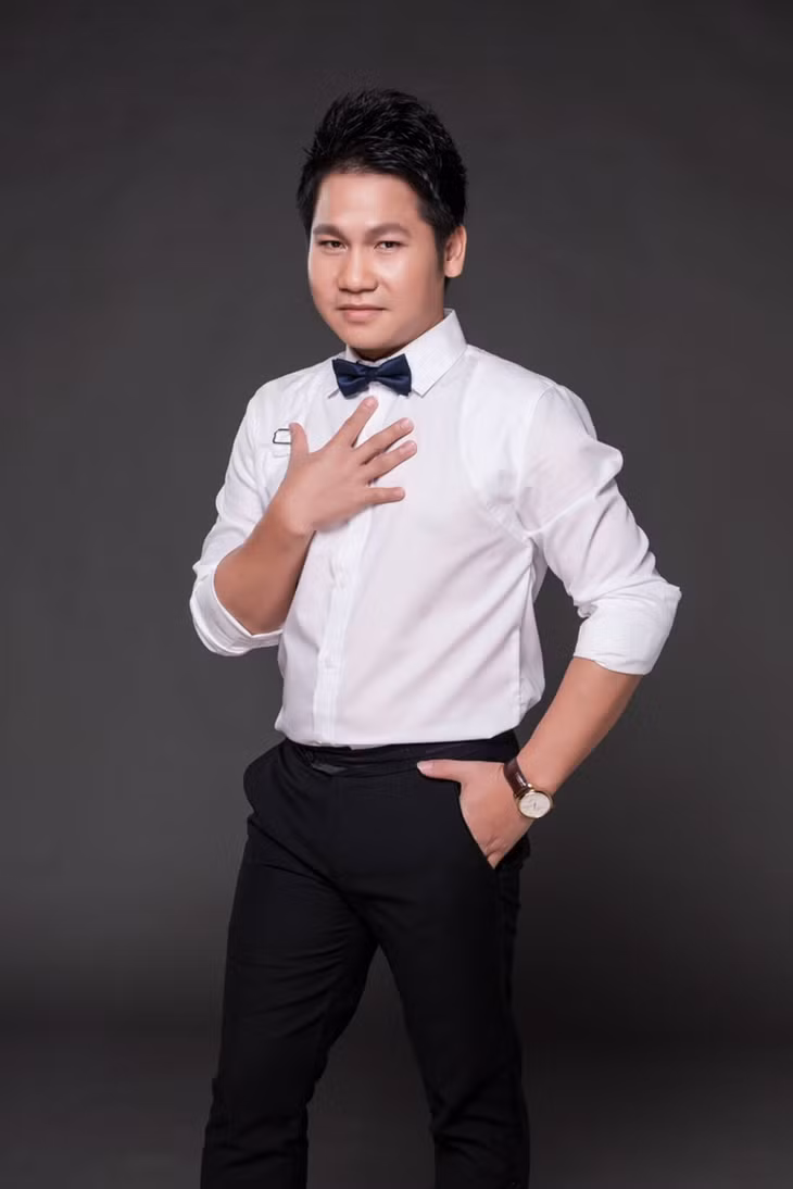 Trọng Tấn rất háo hức, rất vui khi là một trong những ca sỹ biểu diễn trong đêm khai mạc, mở màn cho mùa Lễ hội pháo hoa quốc tế Đà Nẵng