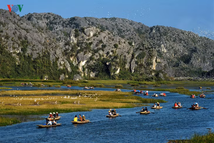  Đầm Vân Long, huyện Gia Viễn, tỉnh Ninh Bình