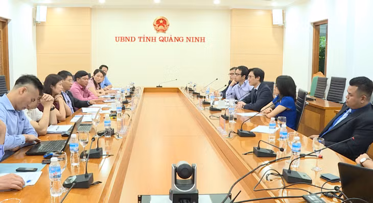 Quang cảnh buổi làm việc.