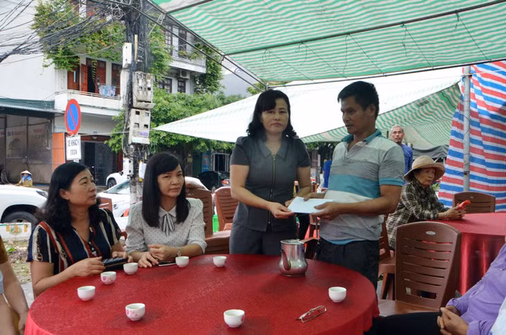 Thành phố Móng Cái thăm hỏi, động viên gia đình anh Trần Quốc Tuấn.