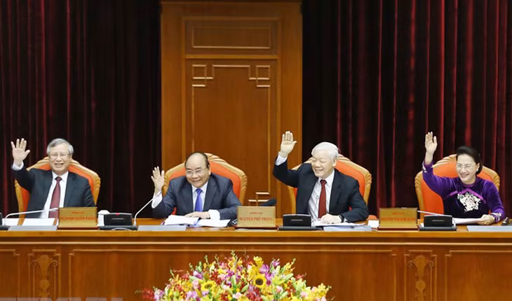 Từ trái qua: Thường trực Ban bí thư Trần Quốc Vượng, Thủ tướng Nguyễn Xuân Phúc, Tổng bí thư, Chủ tịch nước Nguyễn Phú Trọng, Chủ tịch Quốc hội Nguyễn Thị Kim Ngân tại phiên khai mạc hội nghị Trung ương 10, khóa XII. Ảnh: TTX