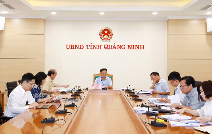 Quang cảnh cuộc họp.