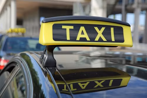 Một xe taxi. Ảnh: Shutterstock