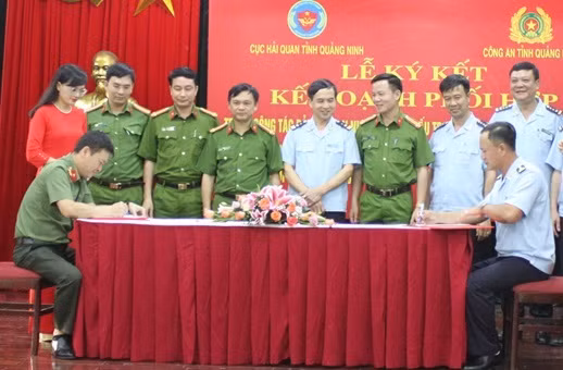 Các ngành thành viên BCĐ 389 tỉnh và địa phương ký quy chế phối hợp trong đấu tranh phòng chống buôn lậu, gian lận thương mại, hàng giả.