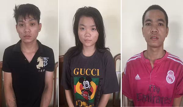 Các đối tượng bị bắt giữ và tang vật dùng để trộm cắp xe máy (ảnh dưới).