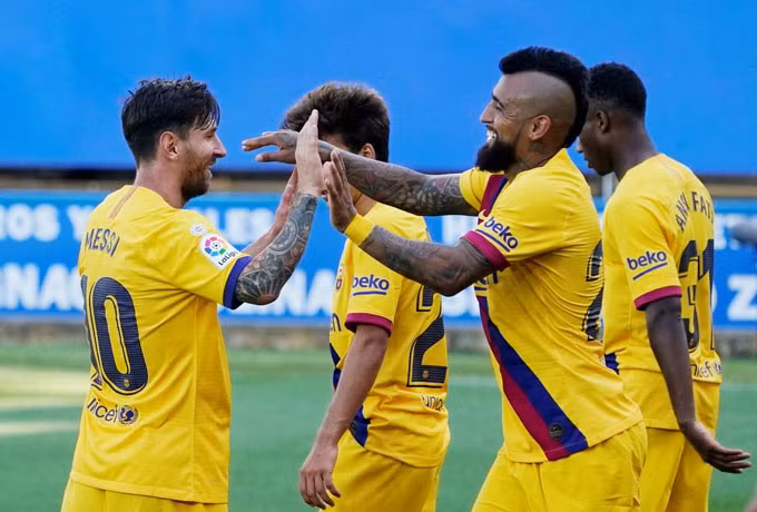 Barca đã có chiến thắng "rửa mặt" trước Alaves.