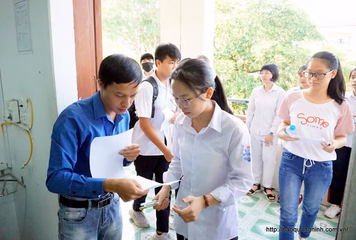 Lực lượng cán bộ làm công tác thi thực hiện tốt nhiệm vụ được phân công, đảm bảo kỳ thi diễn ra an toàn, đúng quy chế.