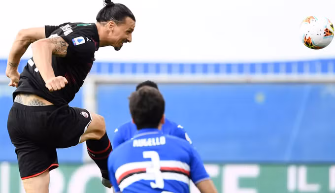 Ibrahimovic trở thành cầu thủ đầu tiên ghi 50 bàn ở Serie A cho cả Milan lẫn Inter. Ảnh: IPA.