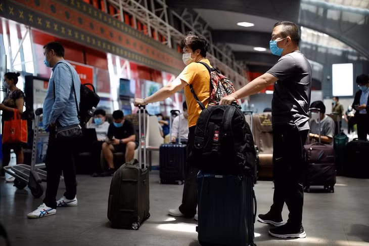 Xuất nhập cảnh trái phép đang trở thành bài toán khó ngăn Covid-19 ở nhiều nước trên thế giới. Ảnh: Reuters