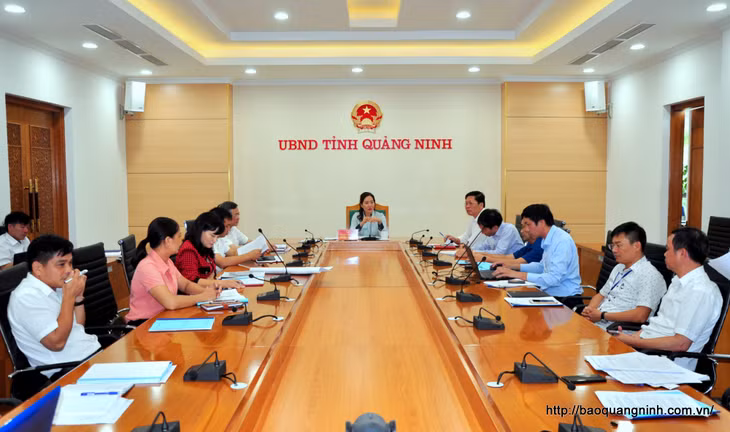 Quang cảnh cuộc họp.