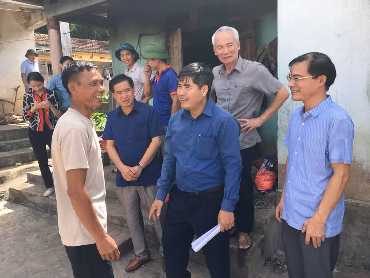 Tổ công tác số 4 do Hội Nông dân tỉnh phụ trách phối hợp với huyện Hải Hà vận động tuyên truyền các hộ dân bàn giao đất GPMB dự án cao tốc Vân Đồn - Hạ Long.