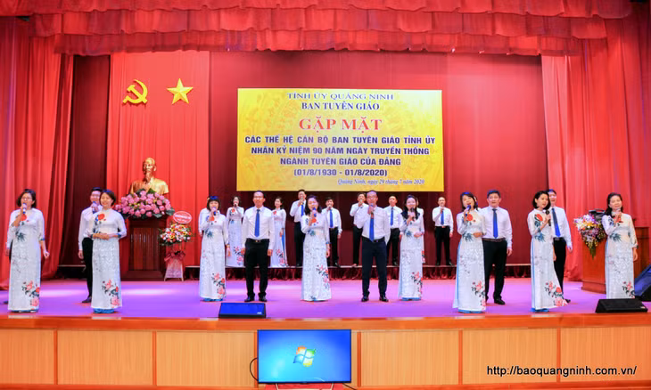 Các tiết mục văn nghệ rực rỡ, đặc sắc trong chương trình
